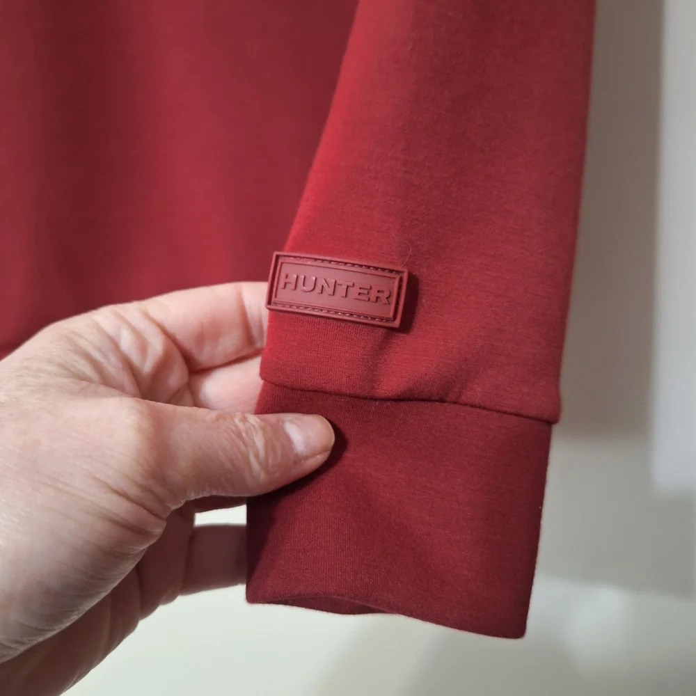 ​Hunter Women’s Embossed Logo Sweatshirt in Burgundy Red S/P - Picture 5 of 9